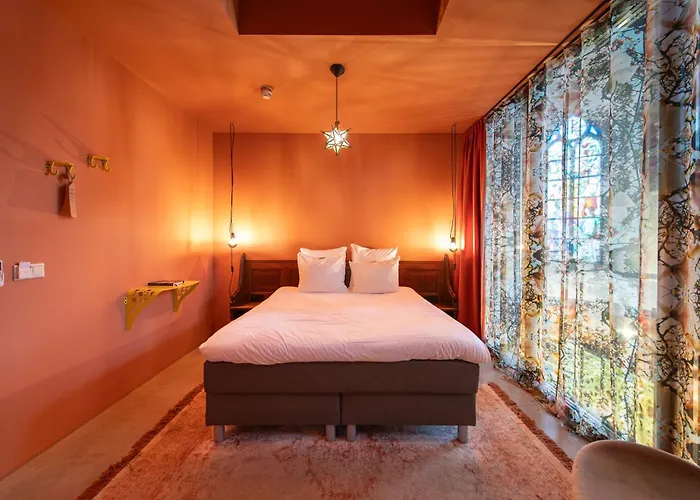 Boutiquehotel The Church Отель Арнем
